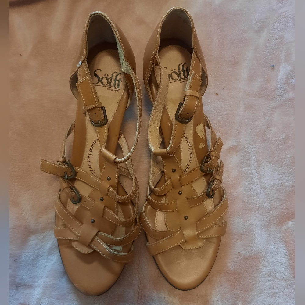 Sofft brand stacked heel tan leather sandals